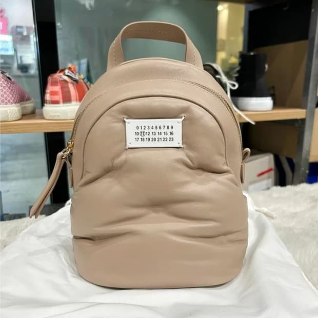 메종 마르지엘라 글램 슬램 백팩 베이지