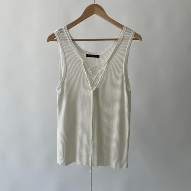 빈티지 레이스업 슬리브리스 니트