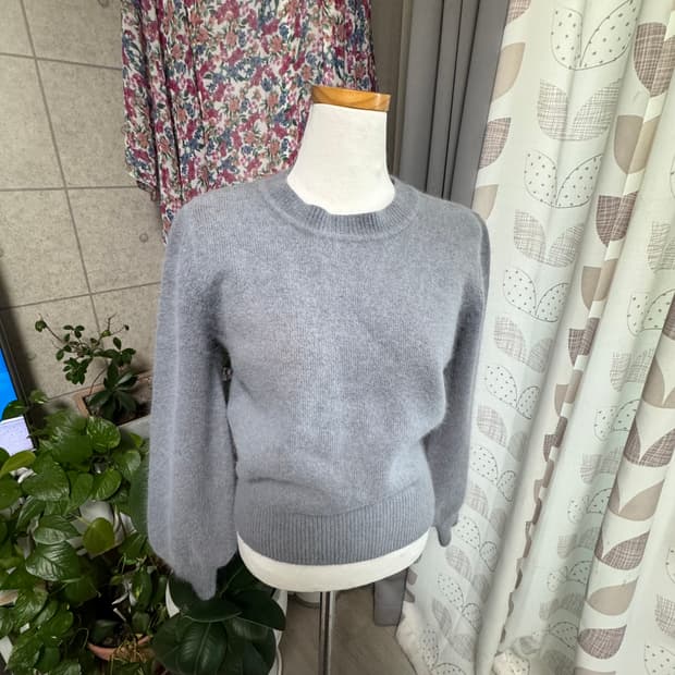 그레이 앙고라 긴팔 니트 스웨터 거의 새것