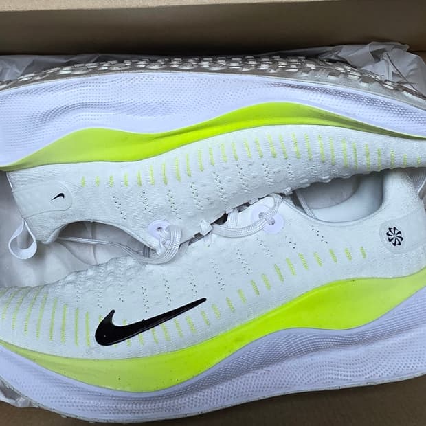 나이키 리액트 인피니티런 4 300