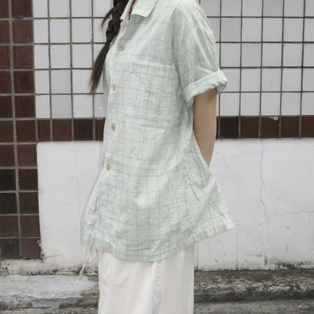 민트 자수 그리드 셔츠