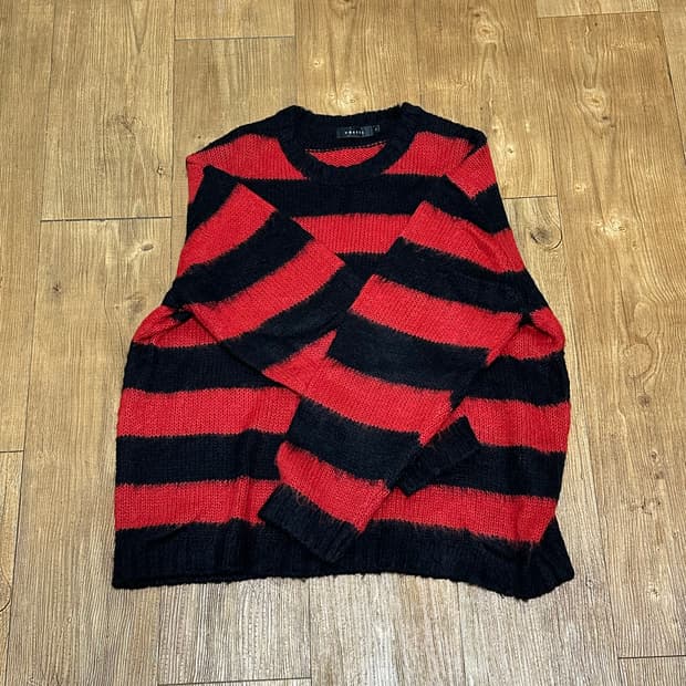 vestlic 스트라이프 니트 블랙/레드