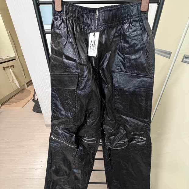 AND-END 페이크레더 카고 팬츠