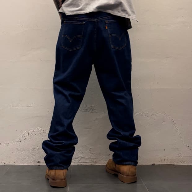 Levi’s 619 orange tap