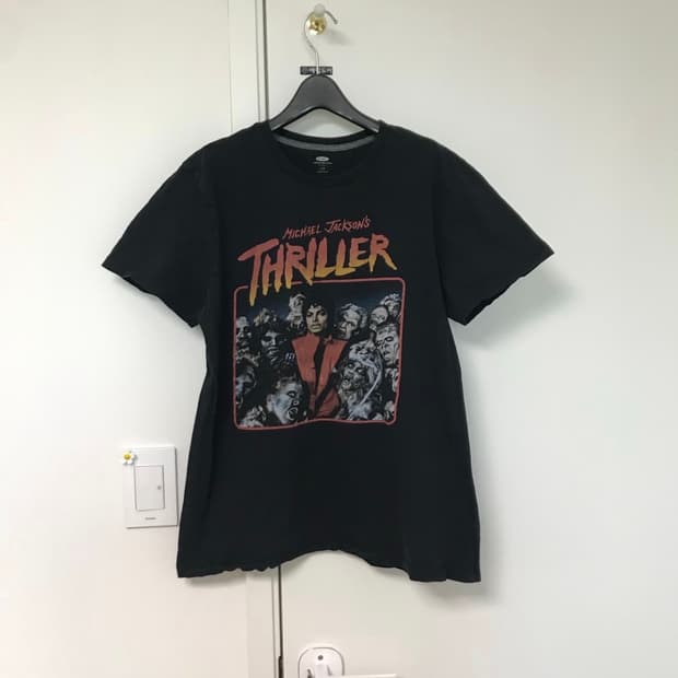MICHAEL JACKSON'S Thriller T-Shirt