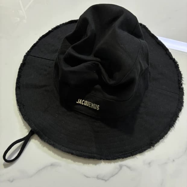 자크뮈스 르 밥 아티초크 버킷햇 블랙(58 사이즈)