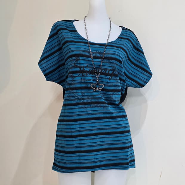 일본빈티지)블루x블랙 y2k 오네갸루 스트라이프 프린팅 가오리핏반팔티셔츠