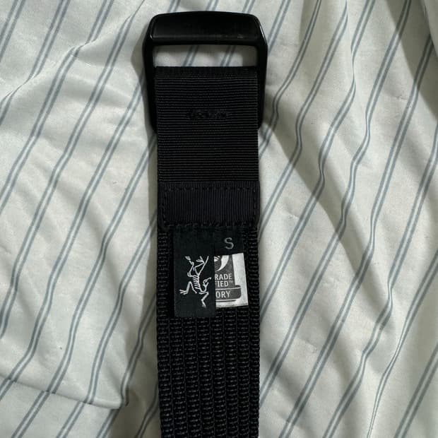아크테릭스 컨베이어 벨트 블랙 s