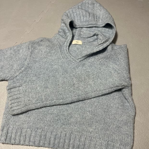 파스텔 하늘색 니트