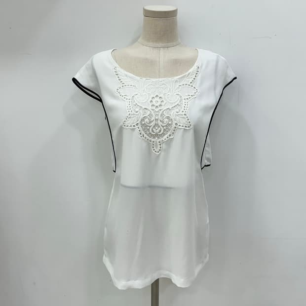 오즈세컨 민소매 블라우스
