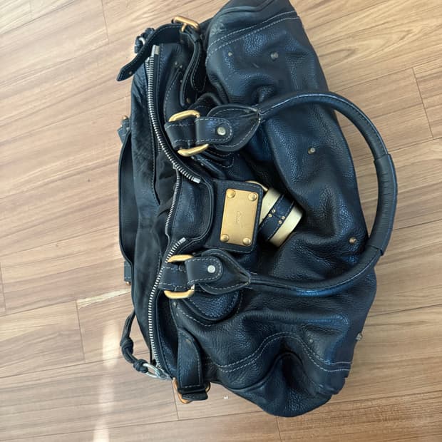 끌로에 가방 하자가 많아서 빈티지로 싸게 내놔요