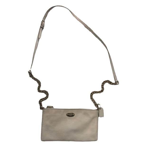 COACH Pebbled leather 크로스백