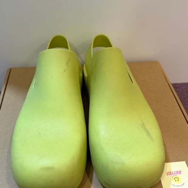 보테가베네타 라임 샌들 44