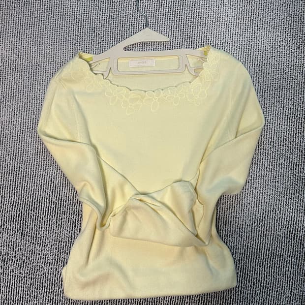 빈티지 플라워 니트 (유튜버 착용)