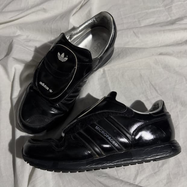 아디다스 마이크로페이서 스니커즈