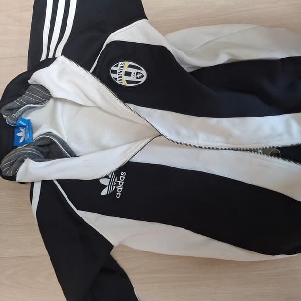 유벤투스 져지 구로고