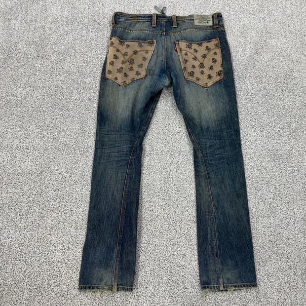 리바이스 엔지니어드 진 스컬 포켓 데님 팬츠