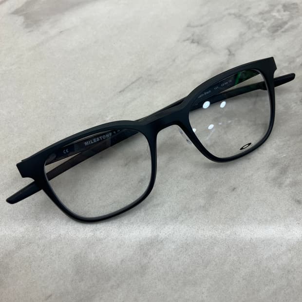 오클리 OAKLEY 마일스톤 사틴블랙 소프트 스퀘어 뿔테 안경