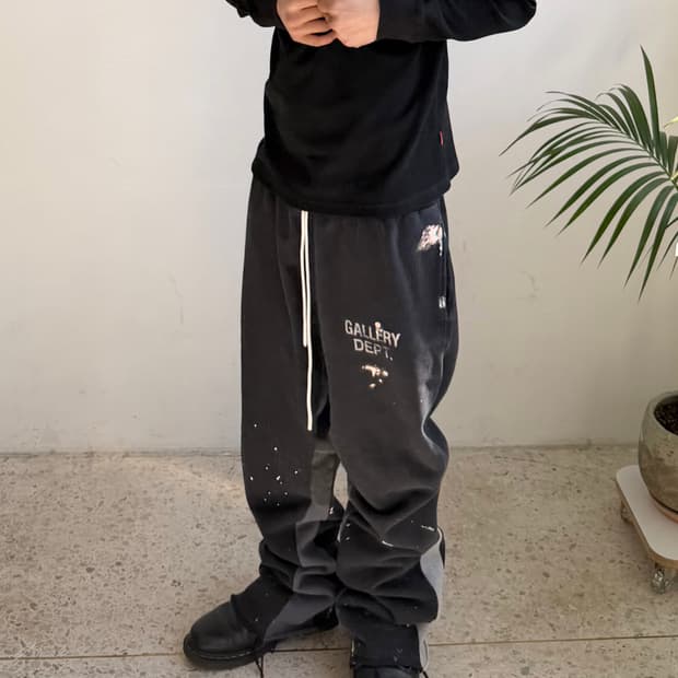 Gallery Dept 페인팅 디테일 플레어 스웻팬츠