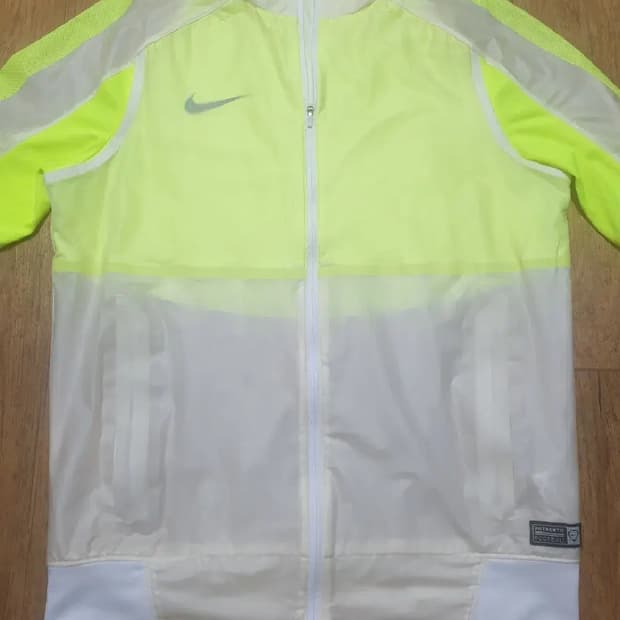 나이키 바람막이 95 사이즈입니다