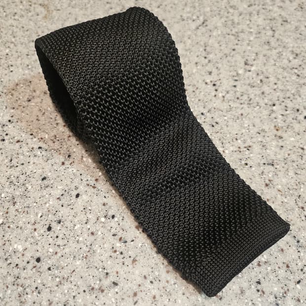 [실착1~2회미만] 무신사스탠다드 - 솔리드 니트 타이 [블랙 - FRE