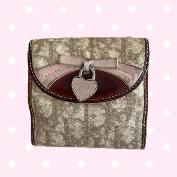크리스찬디올 로맨틱라인 오블리크 핑크 베이지 하트 반지갑 빈티지