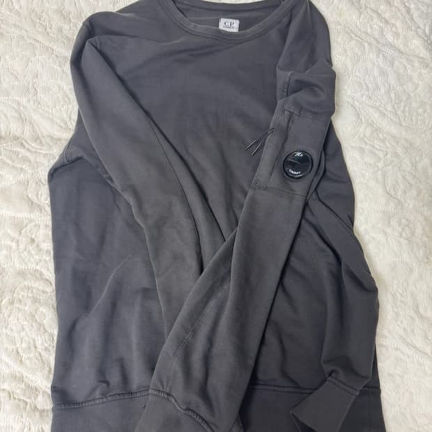 cp컴퍼니 맨투맨