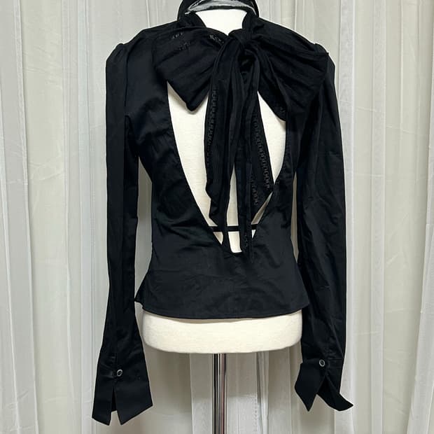 뒷트임 셔츠 리본블라우스 고스 고딕 갸루 긱시크 펑크