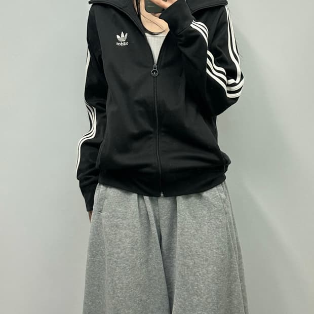 아디다스 유로파 블랙 트랙탑 져지