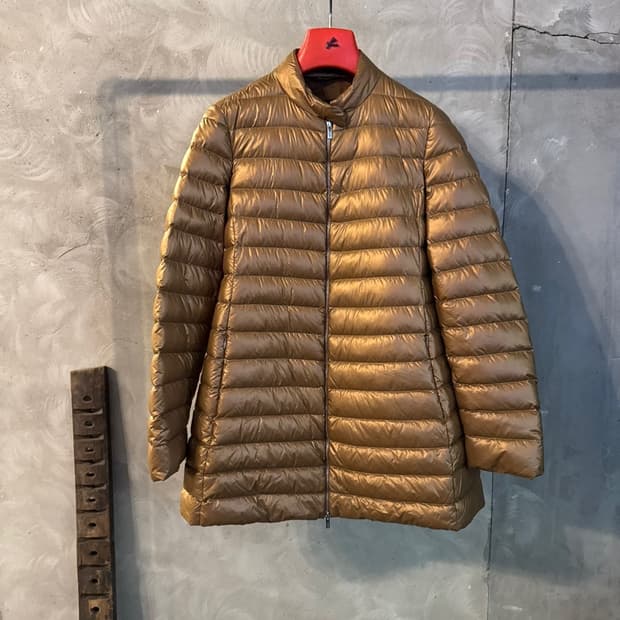 아르마니 꼴레지오니 구스다운 패딩 코트 55