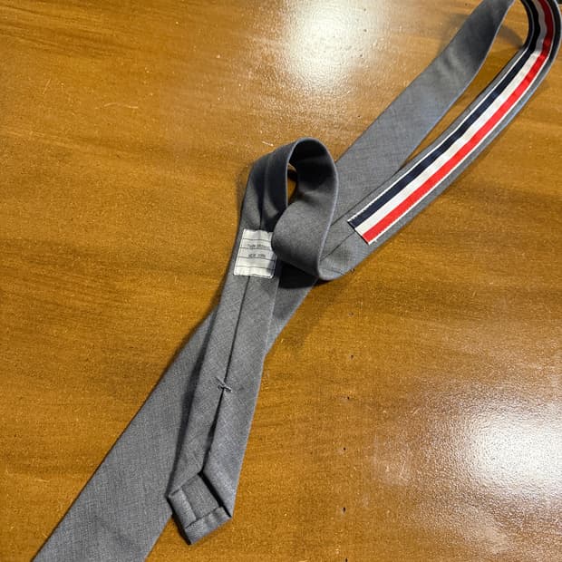 톰브라운 그레이 울 넥타이
