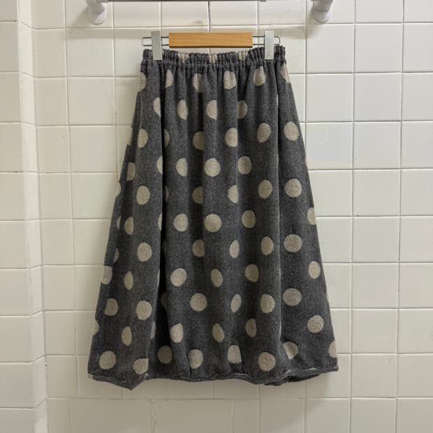 고칸 울 도트 스커트 