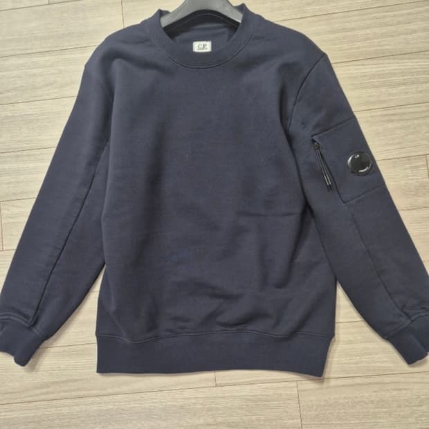 CP컴퍼니 맨투맨 네이비 [S]