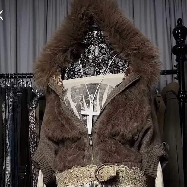 래빗퍼 집업 rabbit fur zip-up