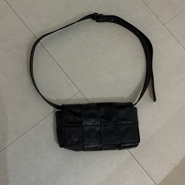 보테가 카세트 미니 벨트백