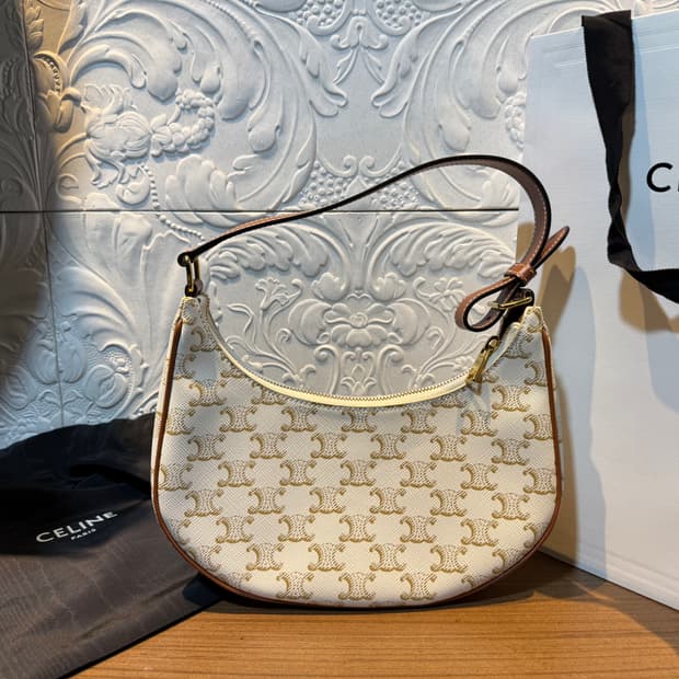 셀린느 아바백 화이트