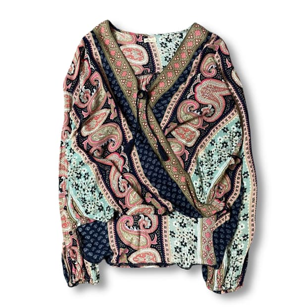 홀리스터 에스닉 패턴 브이넥 드레이프 긴팔 티셔츠 S