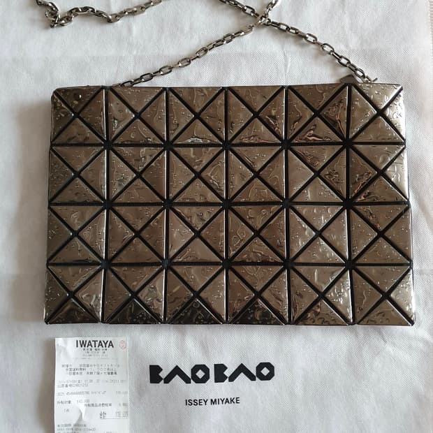 BAO BAO  플래티넘 듀 드롭 메탈릭 프리즘 체인 숄더백