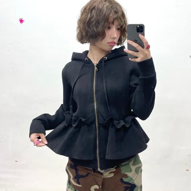 Shirring Decorated Black Hooded Zip-Up 