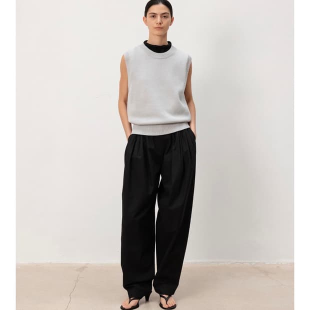 문달 Cotton Volume tuck pants