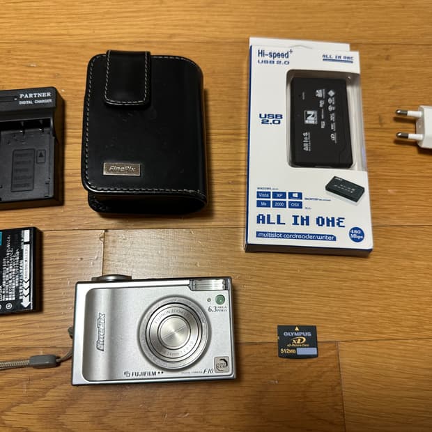 후지필름 파인픽스 f10 finepix 빈티지카메라 Y2K