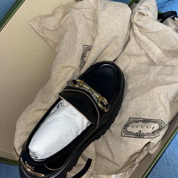 구찌 레더 러그 홀스빗 로퍼 37+ 새제품