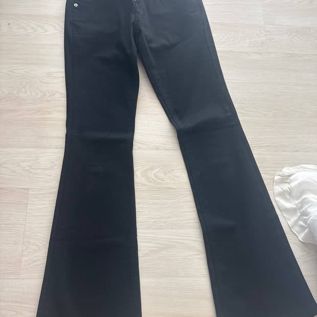 보헤미안서울 로우라이즈 부츠컷 블랙