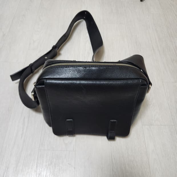 GARMENT LABLE 가죽 백