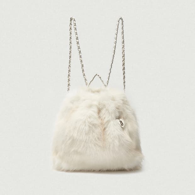 더바넷 퍼 백팩 Fur Drawstring Backpack_Ivory
