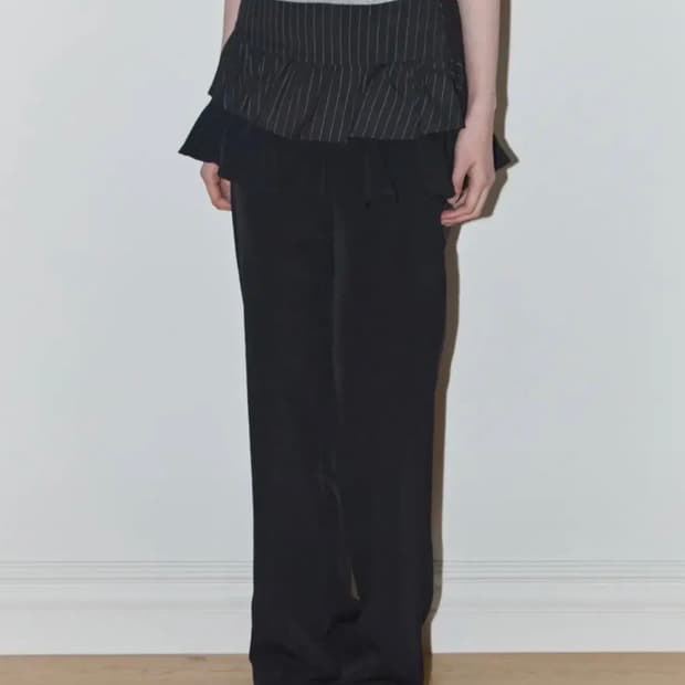 아이브 레이 착용 / 일리고 러플 배색 스커트 팬츠