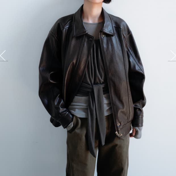 모노하 Monoha Faux leather 레더 jumper(black)