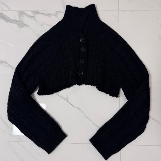 MM6 크롭 가디건