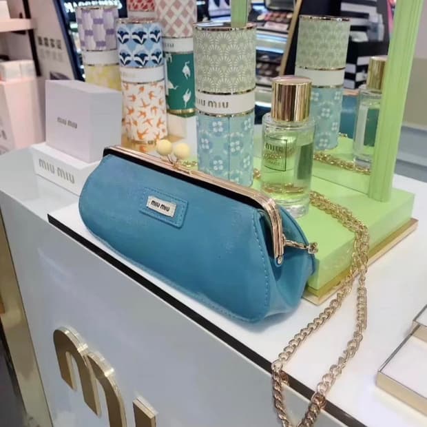미우미우 캔디 체인 클러치백