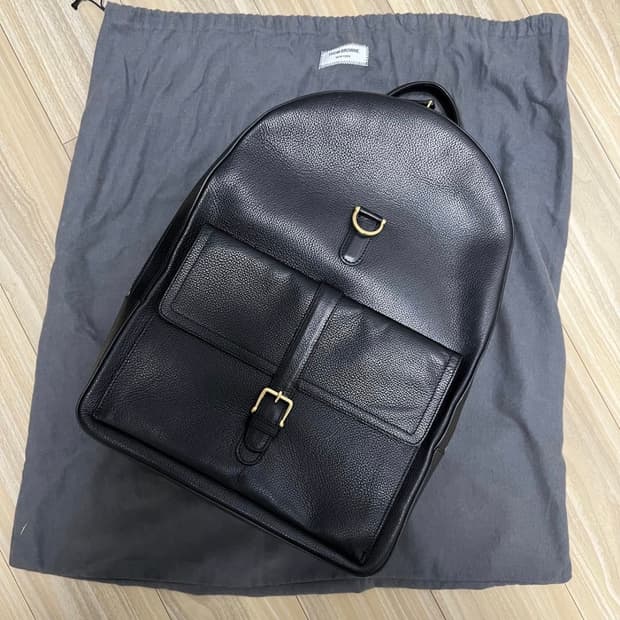 톰브라운 페블 그레인 레더 백팩